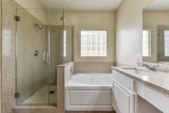 Building Photo - 9127 Willow Crossing Dr