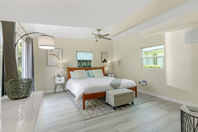 Building Photo - 1449 NE 23rd St