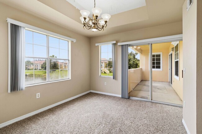 Building Photo - 1020 Villagio Cir