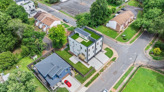 Building Photo - 129 French St