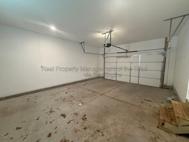 Building Photo - 2708 N Patterson Ave