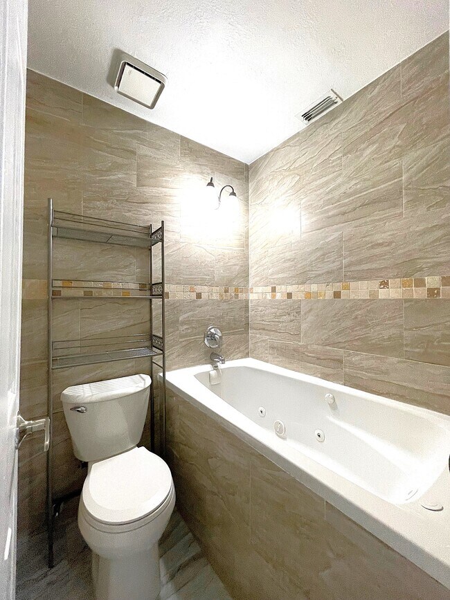 Building Photo - 2348 Cordova Ct