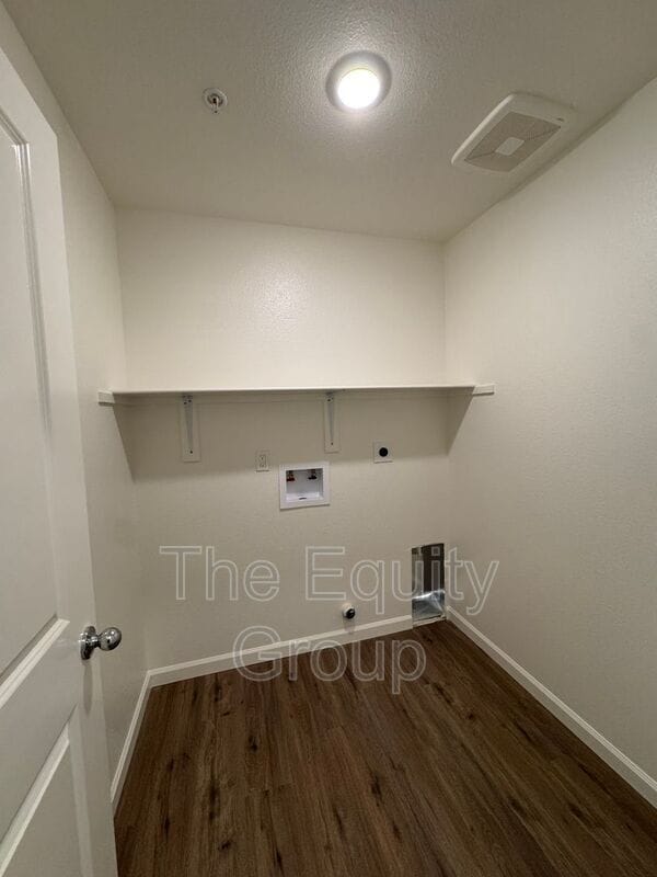 Building Photo - 31091 Rd 70