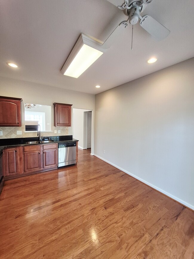 Building Photo - 1563 Providence Knoll Dr