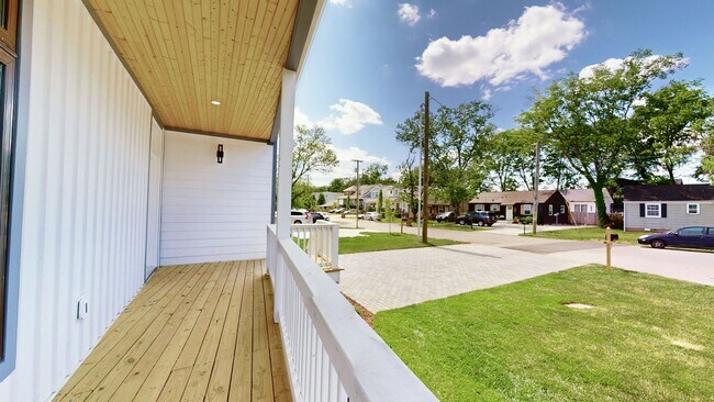 Building Photo - Turn-Key Luxury Rental: Brand-New 4BD + Office w/ Private Sunset Rooftop
