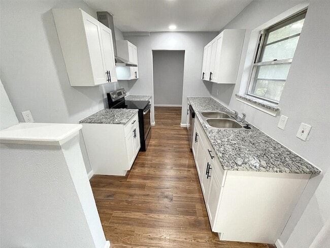 Building Photo - 8116 Greenspan Ave