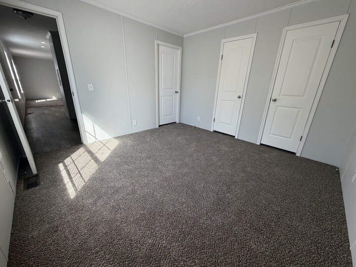 Building Photo - 38100 Ducharme Dr