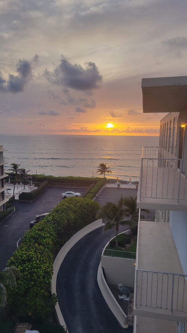 Building Photo - 3230 S Ocean Blvd