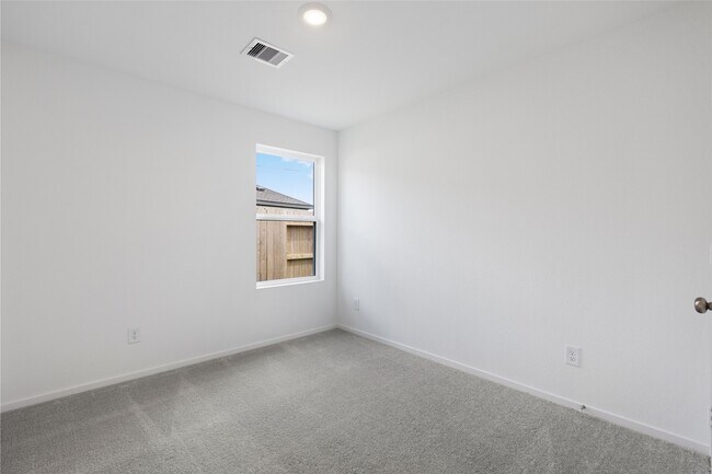 Building Photo - 16854 Great Highlands Dr