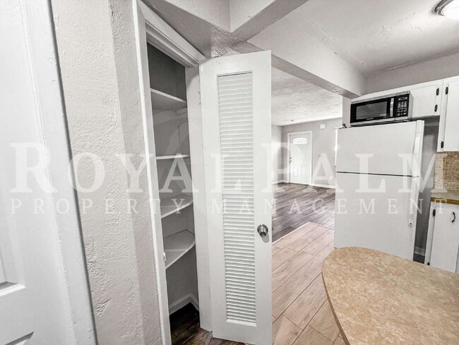 Building Photo - 3744 Estelle Ave