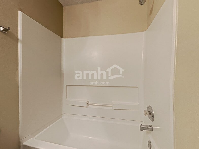 Building Photo - 1545 Fortner Dr