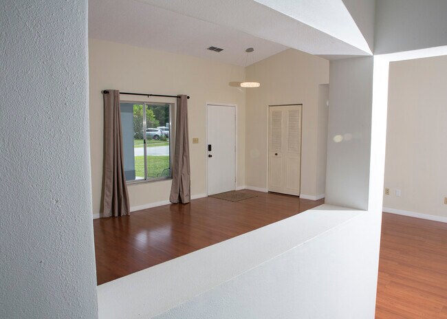 Building Photo - 28435 Trident Ct