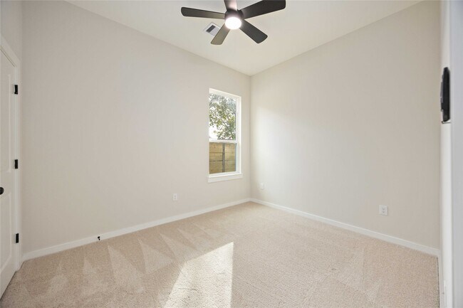 Building Photo - 8110 Brandon St