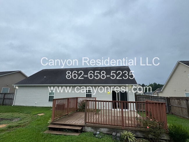 Building Photo - 567 Broad Dr