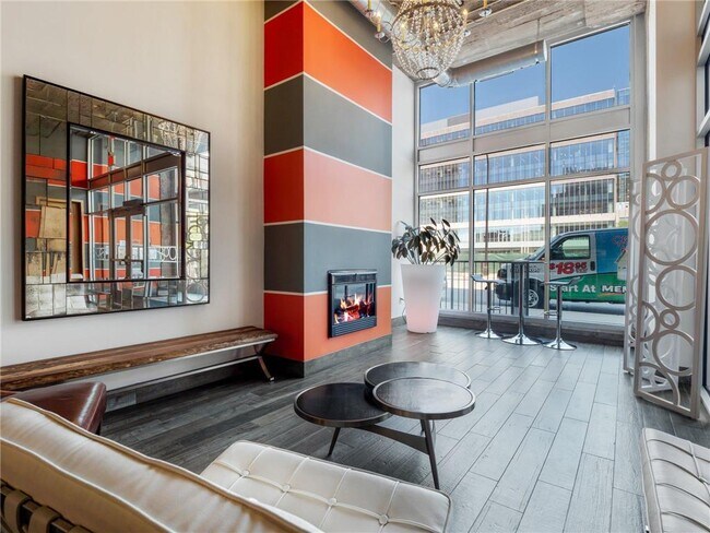 Building Photo - 521 S 7th St