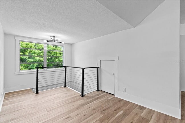 Building Photo - 1803 E Orange Ave