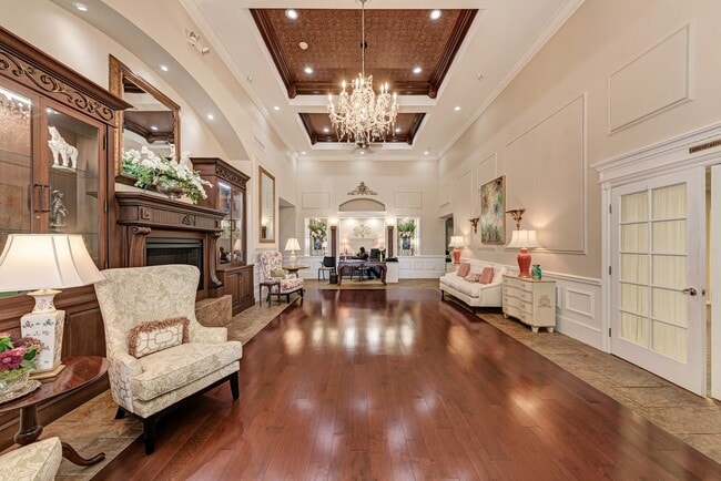 Building Photo - 6330 Green Oaks Cir