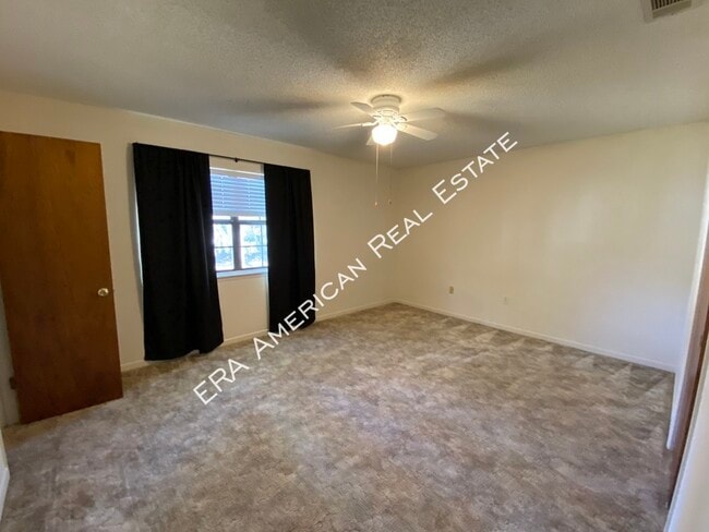 Building Photo - 230 Oxford Ct