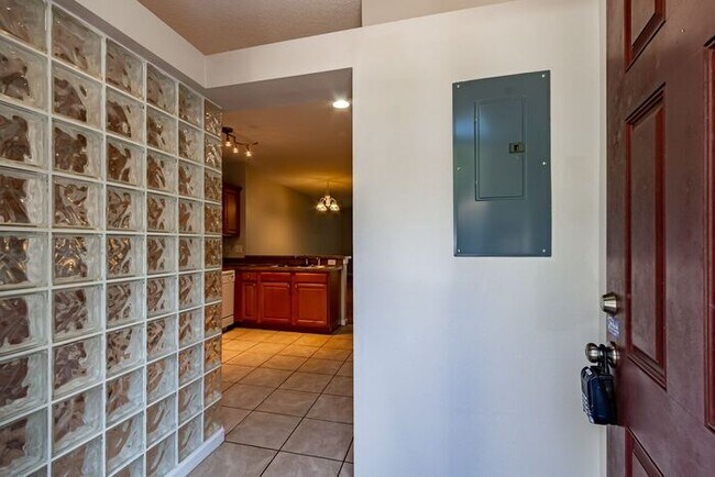 Building Photo - NOW AVAILABLE!!! Beautiful Large Town-home!