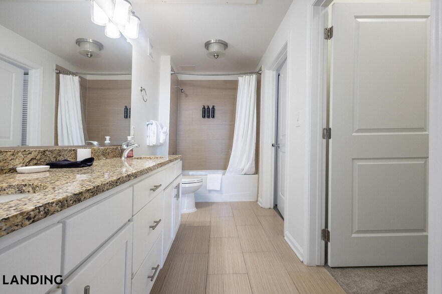 Building Photo - 4921 Pretty Lake Ave