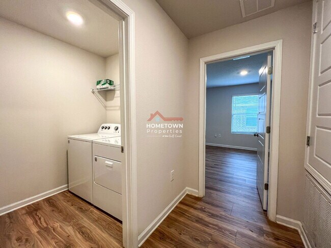 Building Photo - 6351 Burrow Ln