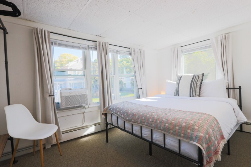 Building Photo - 58 E Spring St