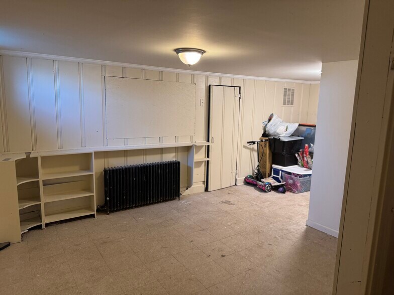 Building Photo - 5602 Midwood Ave