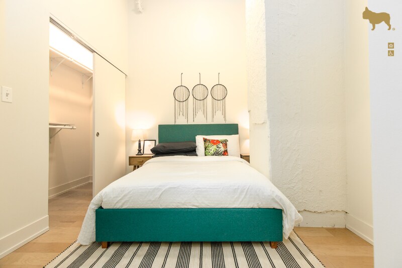 Building Photo - 87 E Adams St