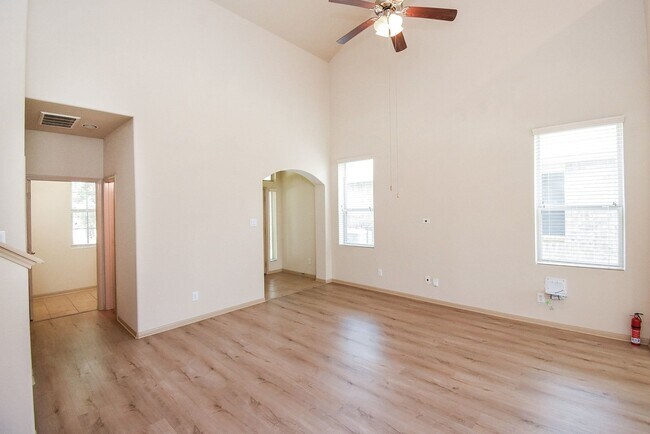 Building Photo - 2106 Harmon Crest Ct