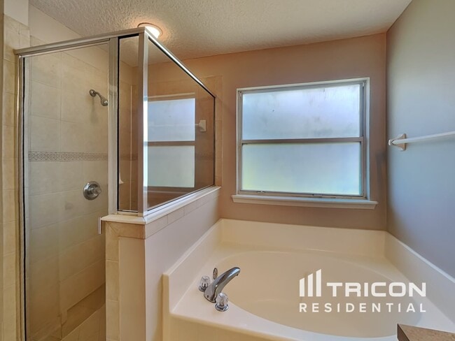 Building Photo - 11707 Deep Springs Dr N