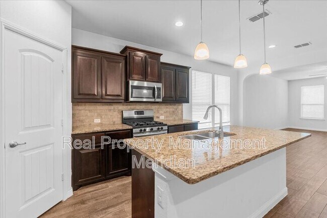 Building Photo - 1125 Ferncliff Dr