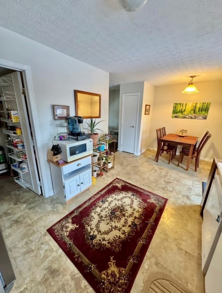 Building Photo - 1988 Elbert Dr