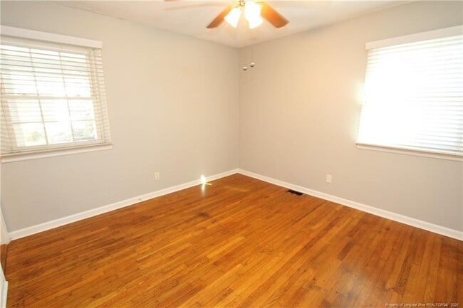 Building Photo - 819 James St