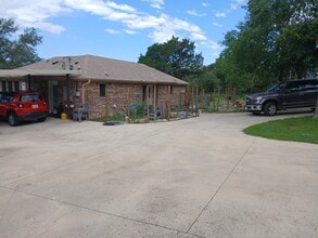 Building Photo - 6616 Ivy Ridge Cir