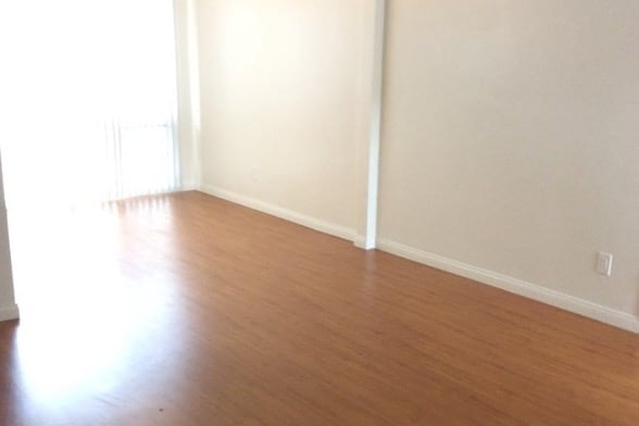 Building Photo - 432 W Stocker St