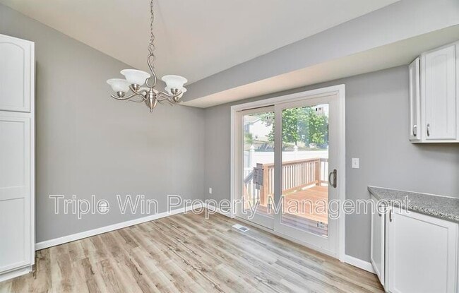 Building Photo - 4927 Triple Tree Ct