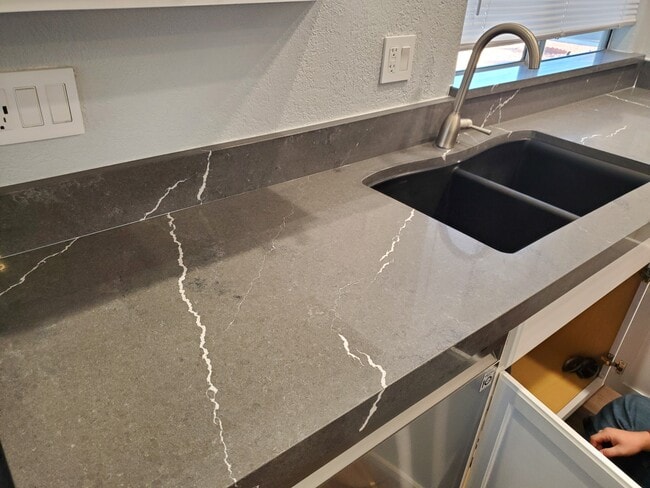 Building Photo - 3204 Snow Peak Dr