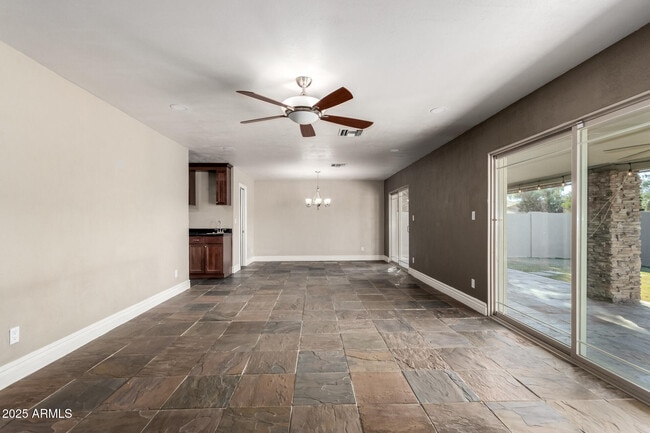 Building Photo - 3912 S Elm St