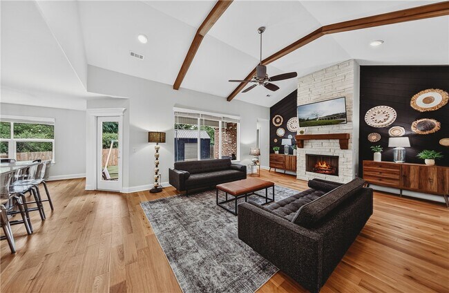 Building Photo - 5803 W Poison Springs Dr