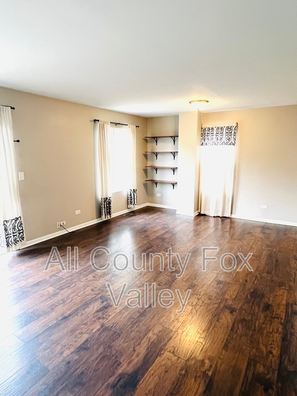 Building Photo - 7160 Center Ave