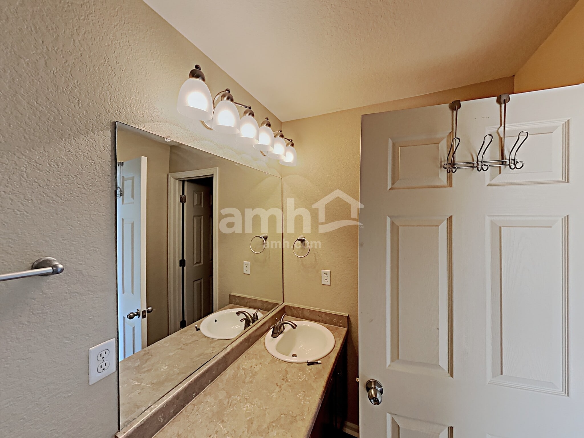 Building Photo - 4659 N Argonne St