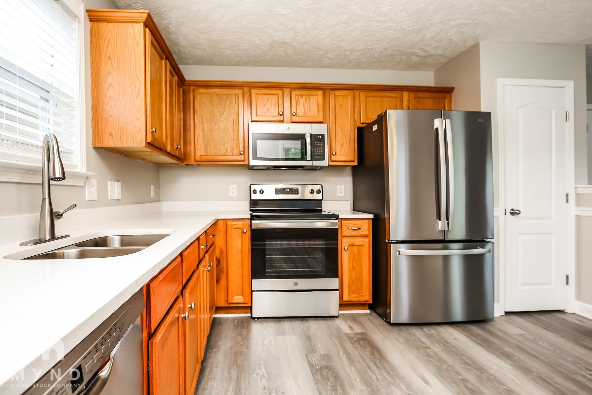 Building Photo - 1634 Beaconcrest Cir