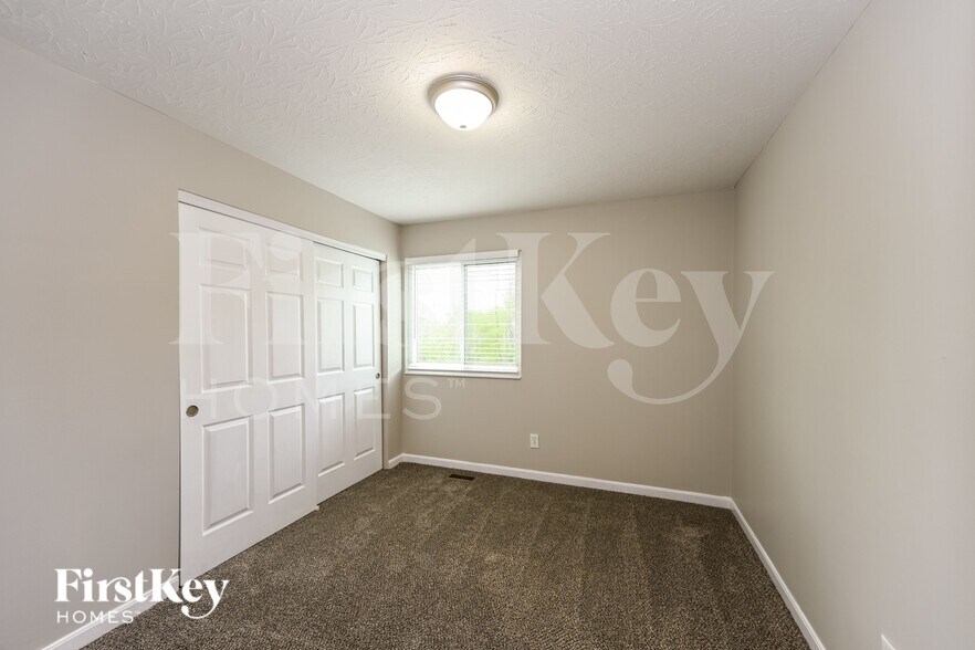 Building Photo - 2125 Picketside Dr