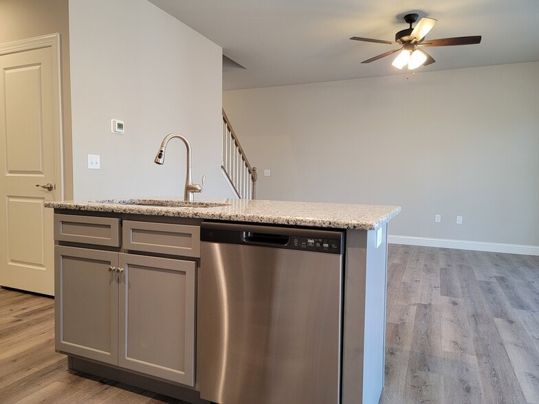 Building Photo - 227 Sage Blvd