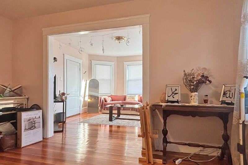 Building Photo - 68 Duncan Ave