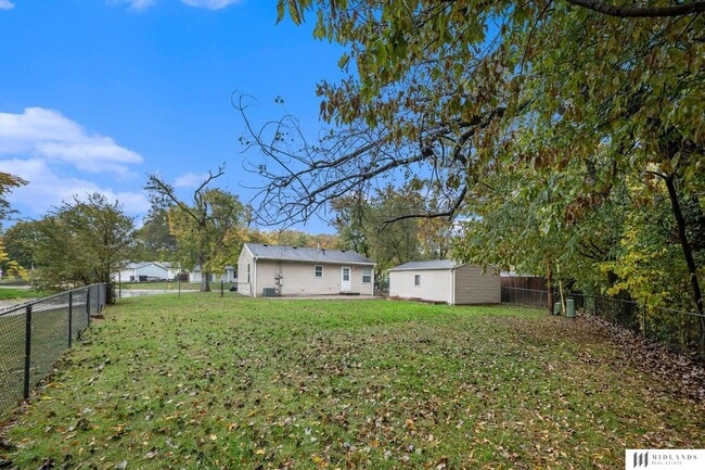 Building Photo - 7425 S 69th St