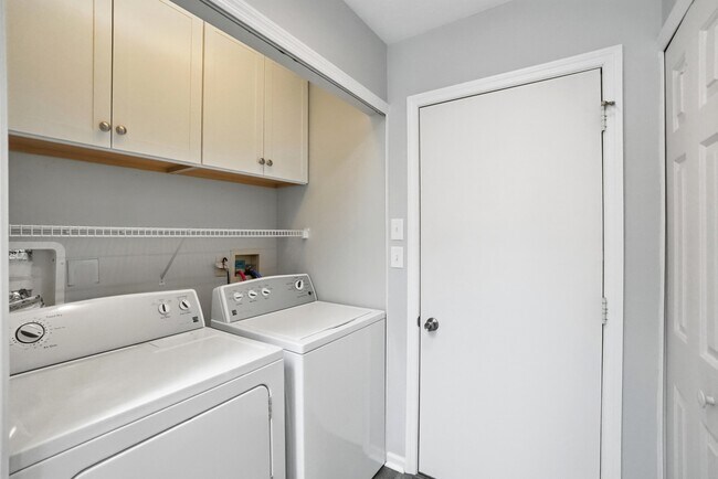 Building Photo - 9083 Marquis Dr