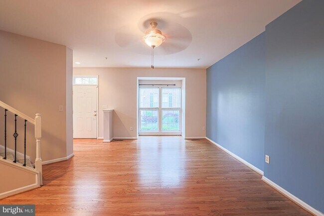 Building Photo - 9300 Summit View Way