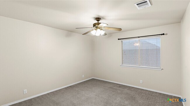 Building Photo - 152 Falcon Crossing