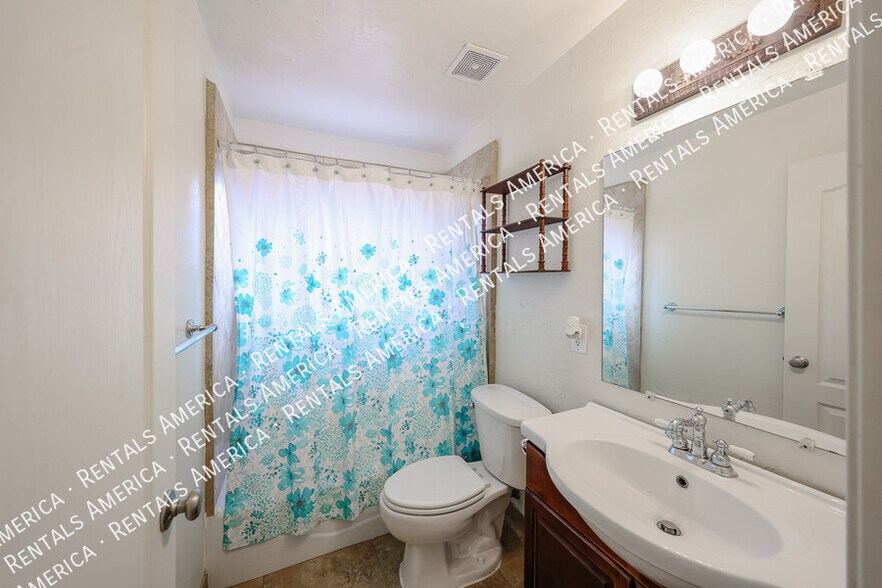 Building Photo - 3432 N 23rd Ave